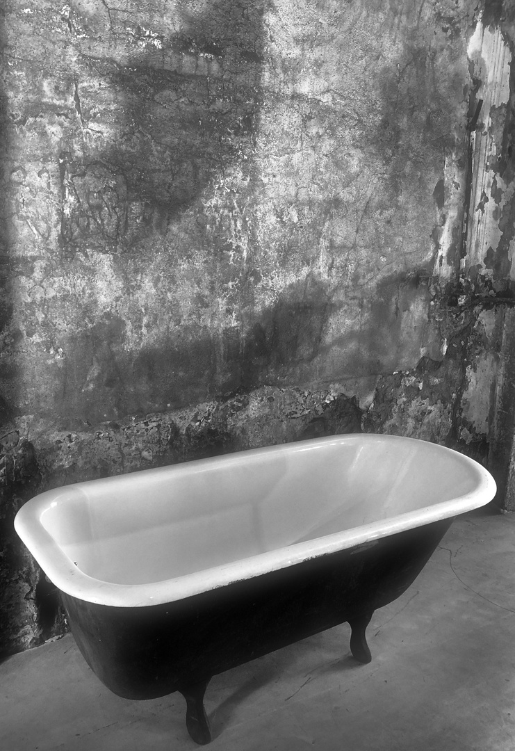 Badewanne Foto & Bild | architektur, lost places, badewanne Bilder auf