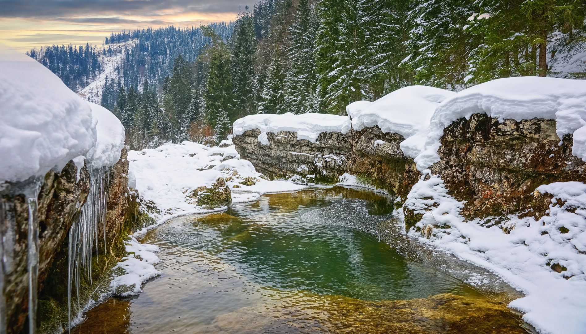 Badewanne der Berge. 