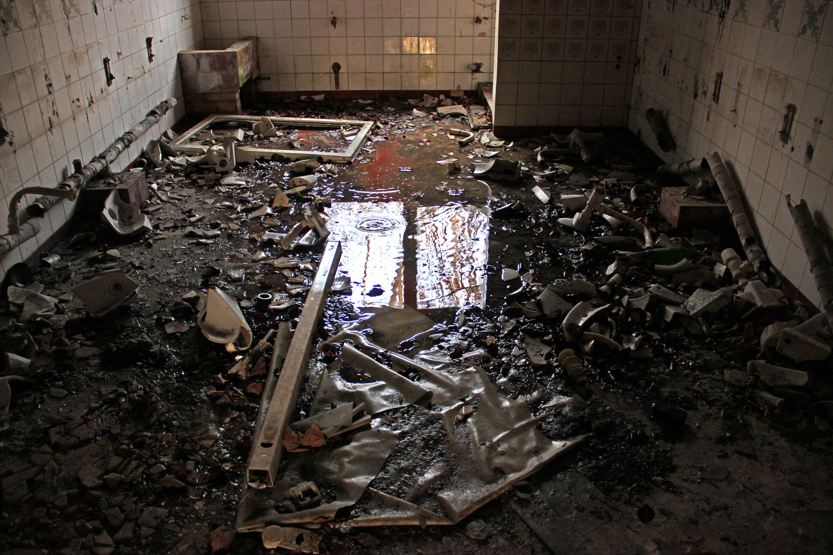 Badezimmerspiegel Foto & Bild | architektur, marodes, projekte Bilder