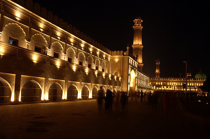 Badshahi Masjid At Night
