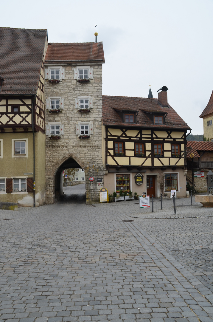 Bäckerei mit Turm und Tor-Durchfahrt