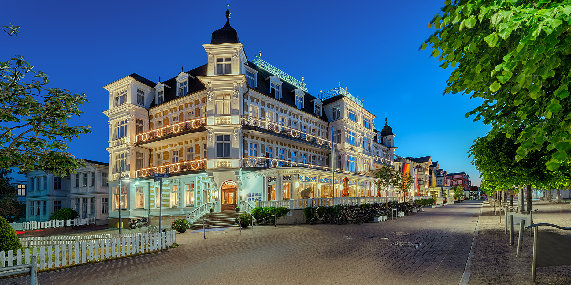  Bäderarchitektur Usedom Ahlbeck beleuchtet Panorama