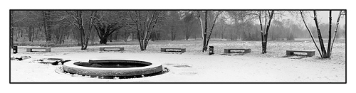 Bänke im Schnee: - 4 - Fünf am See
