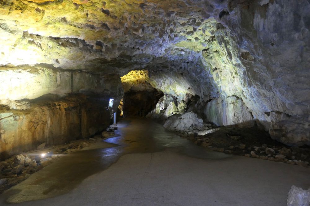 Bärenhöhle in Sonnenbühl Foto & Bild | natur, landschaft, steine Bilder ...