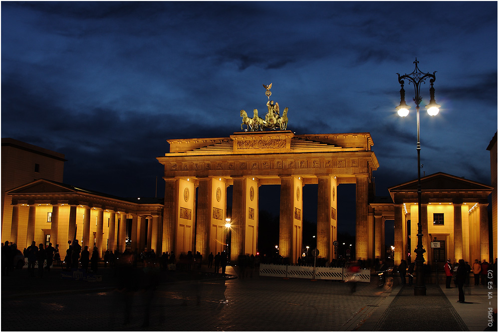 Bärli N.: am Pariser Platz