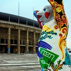 Bärplastik vor dem Olympiastadion