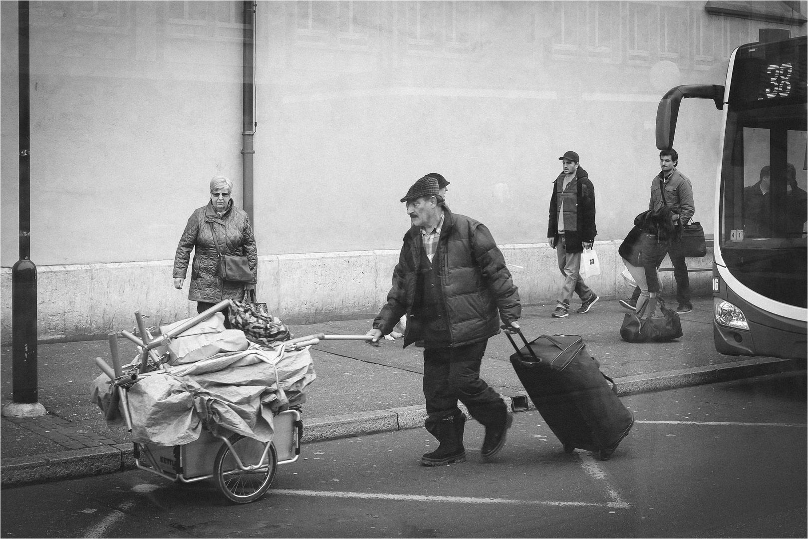 bagage Foto & Bild | streetfotografie mit menschen, street, menschen ...