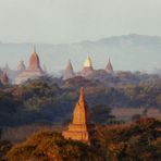 Bagan bei Sonnenaufgang