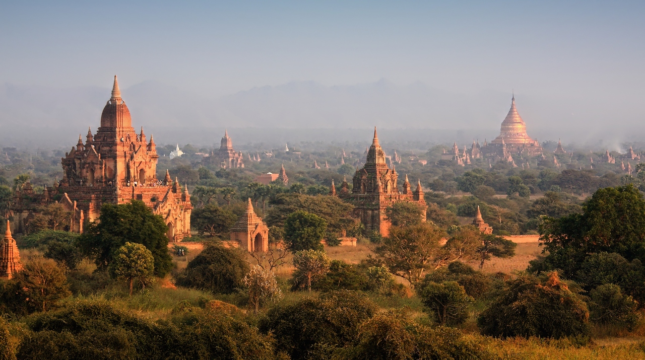 Bagan im Abendlicht