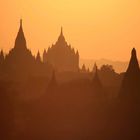 Bagan in der Abenddämmerung