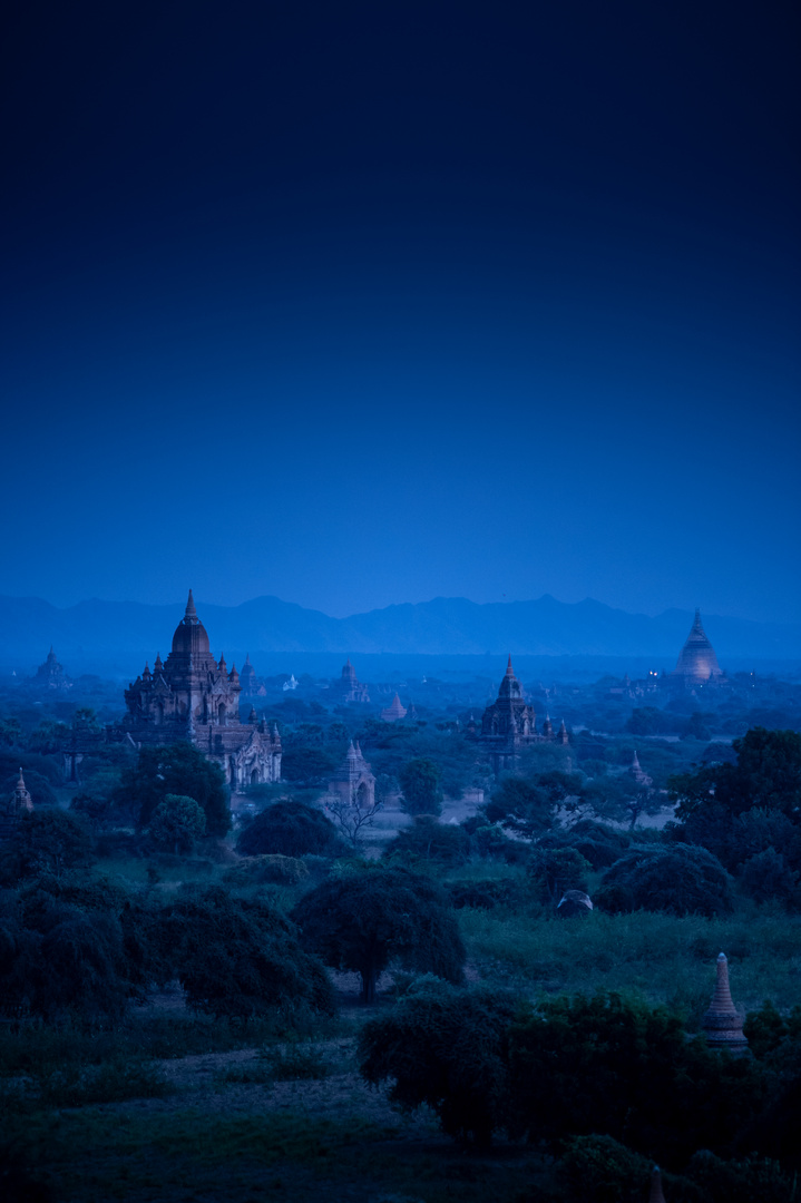 Bagan in der Dämmerung