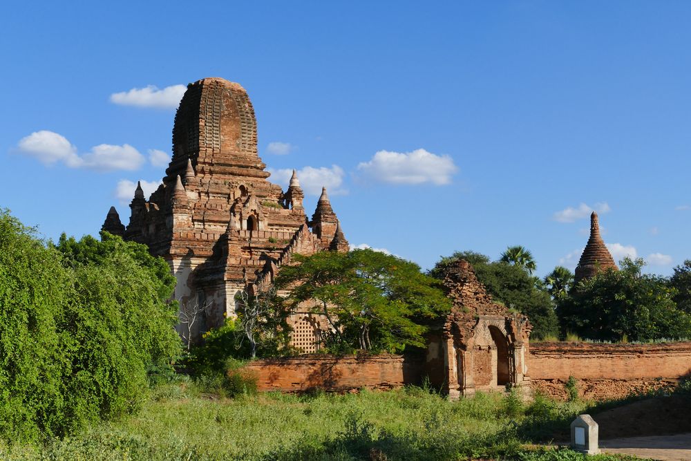 ...Bagan Momente...