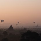 Bagan, Myanmar  -  Pagoden im Morgenlicht