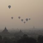 Bagan - Tempel und Ballons