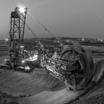 Bagger 258 in der Nacht.