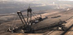 Bagger 288 im ersten Morgenlicht.