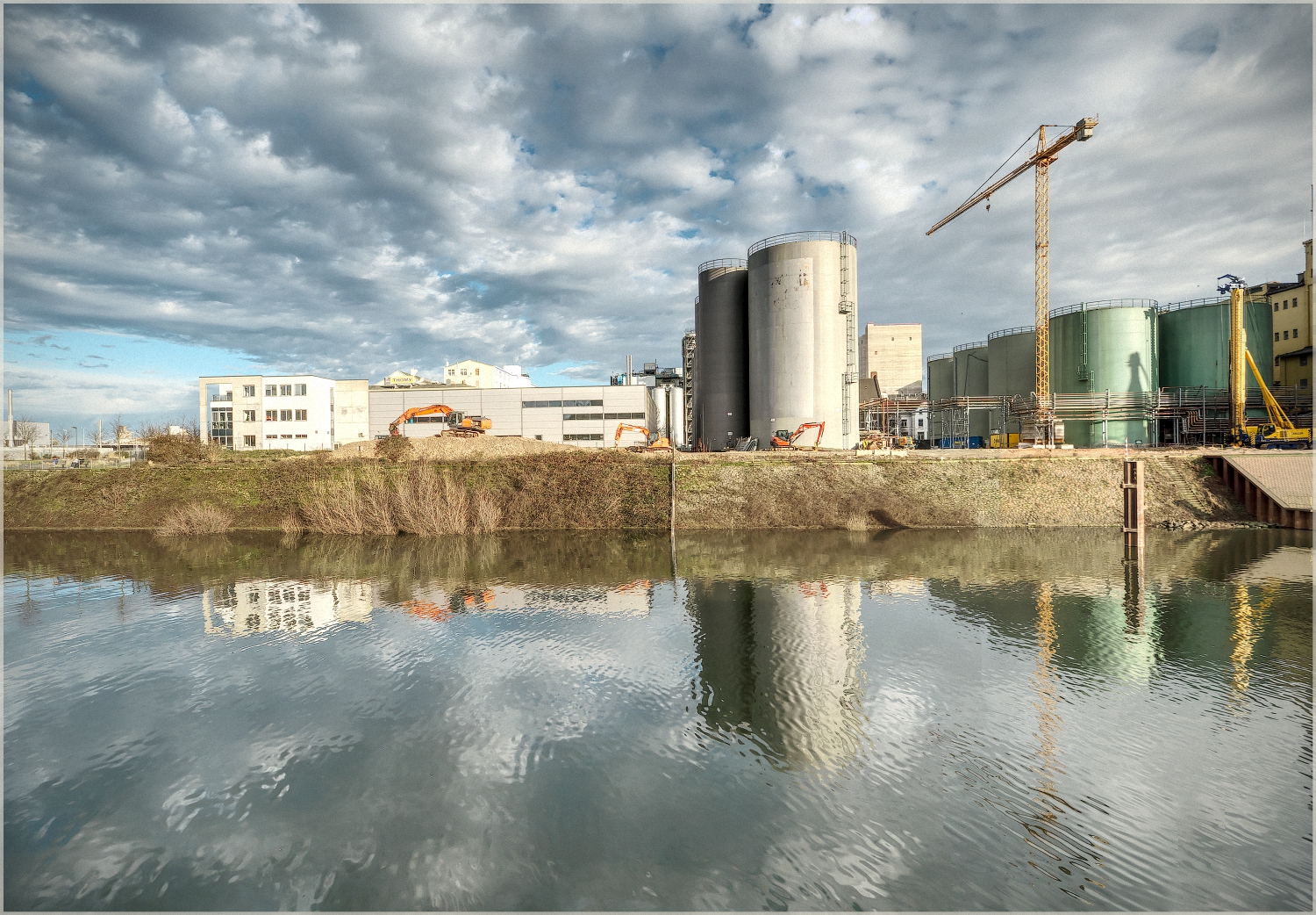 Bagger am Hafen 