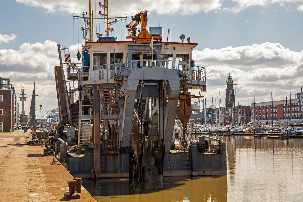 Bagger Bremerhaven III,  schlammfressendes Ungetüm aus Stahl