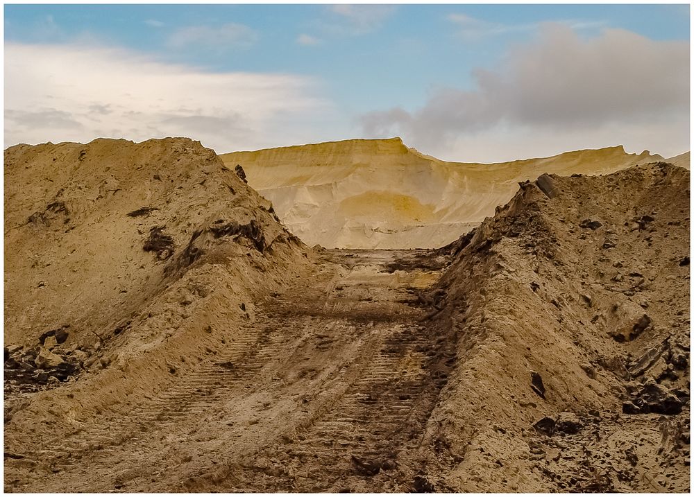 Bagger-Landschaft im Tagebau Inden 2006 - I -