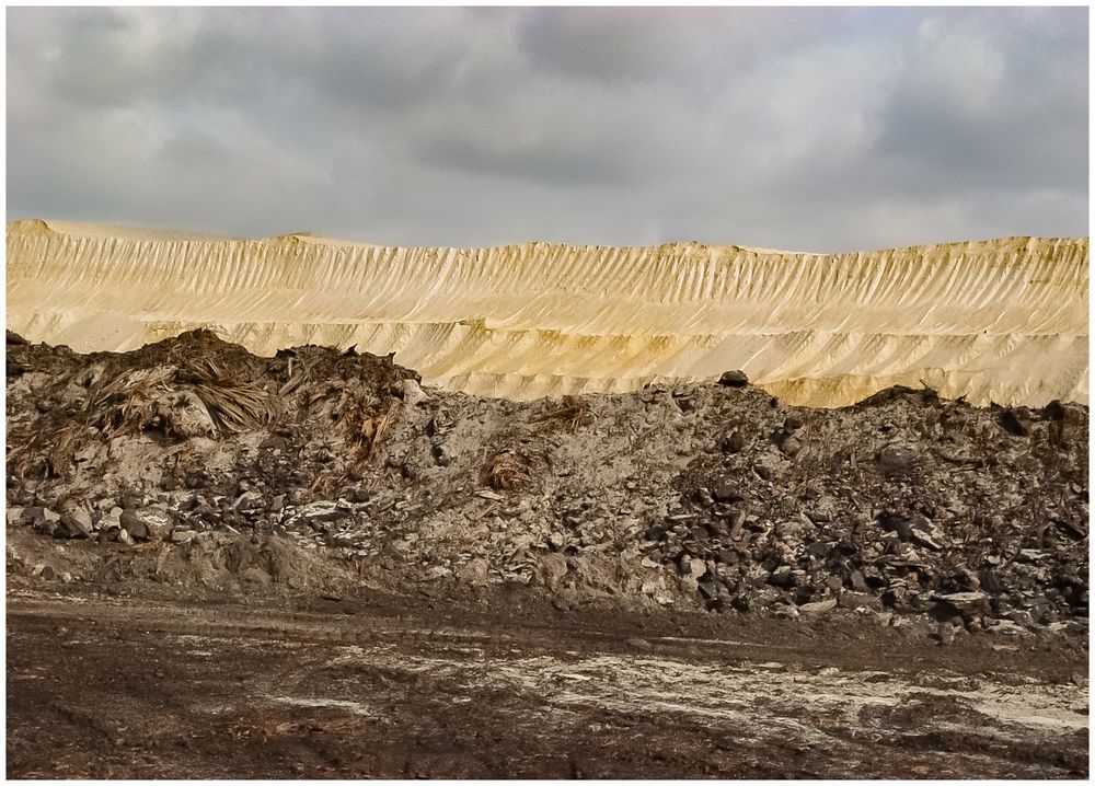 Bagger-Landschaft im Tagebau Inden 2006 - IV -