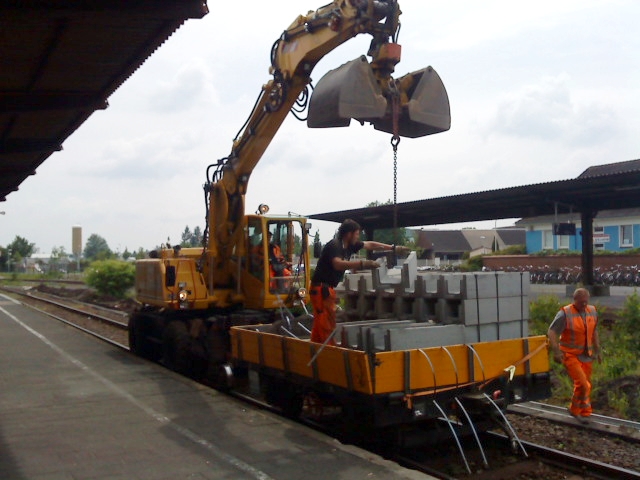 Bagger mit eigenem Anhänger