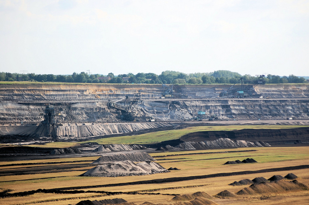 Bagger vor Heuersdorf