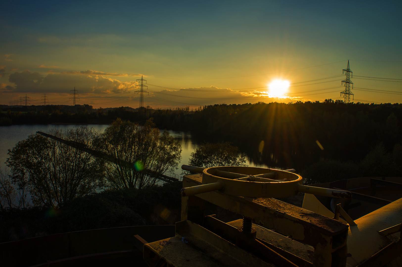 Baggerloch beim Sonnenuntergang