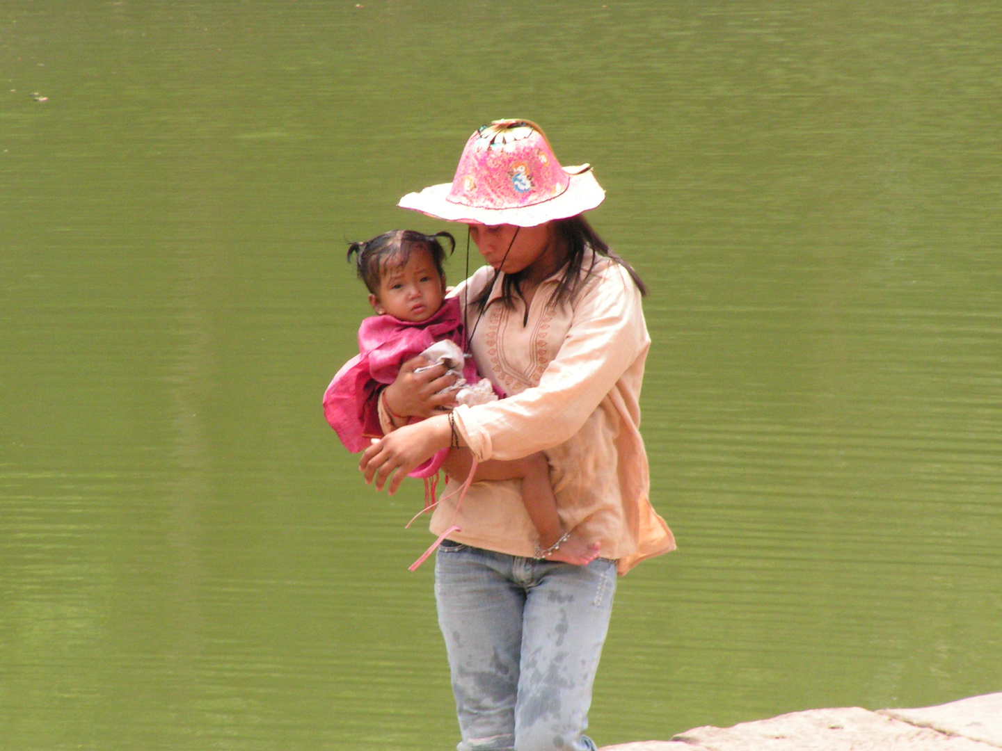 BAGNO AD ANGKOR WAT. (CAMBOGIA)