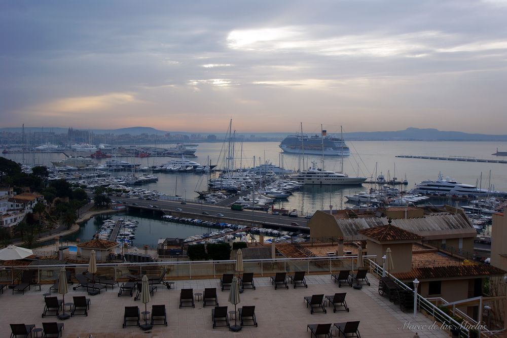 ...Bahia de Palma de Mallorca....