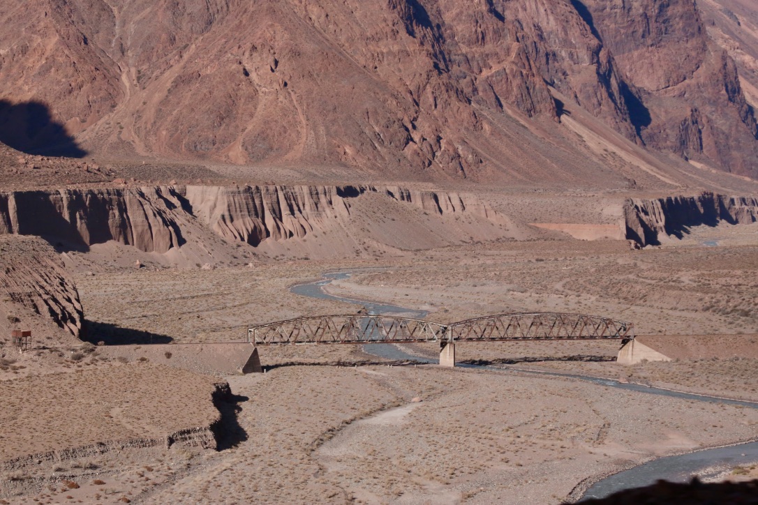 Bahn (Brücke) nach Chile