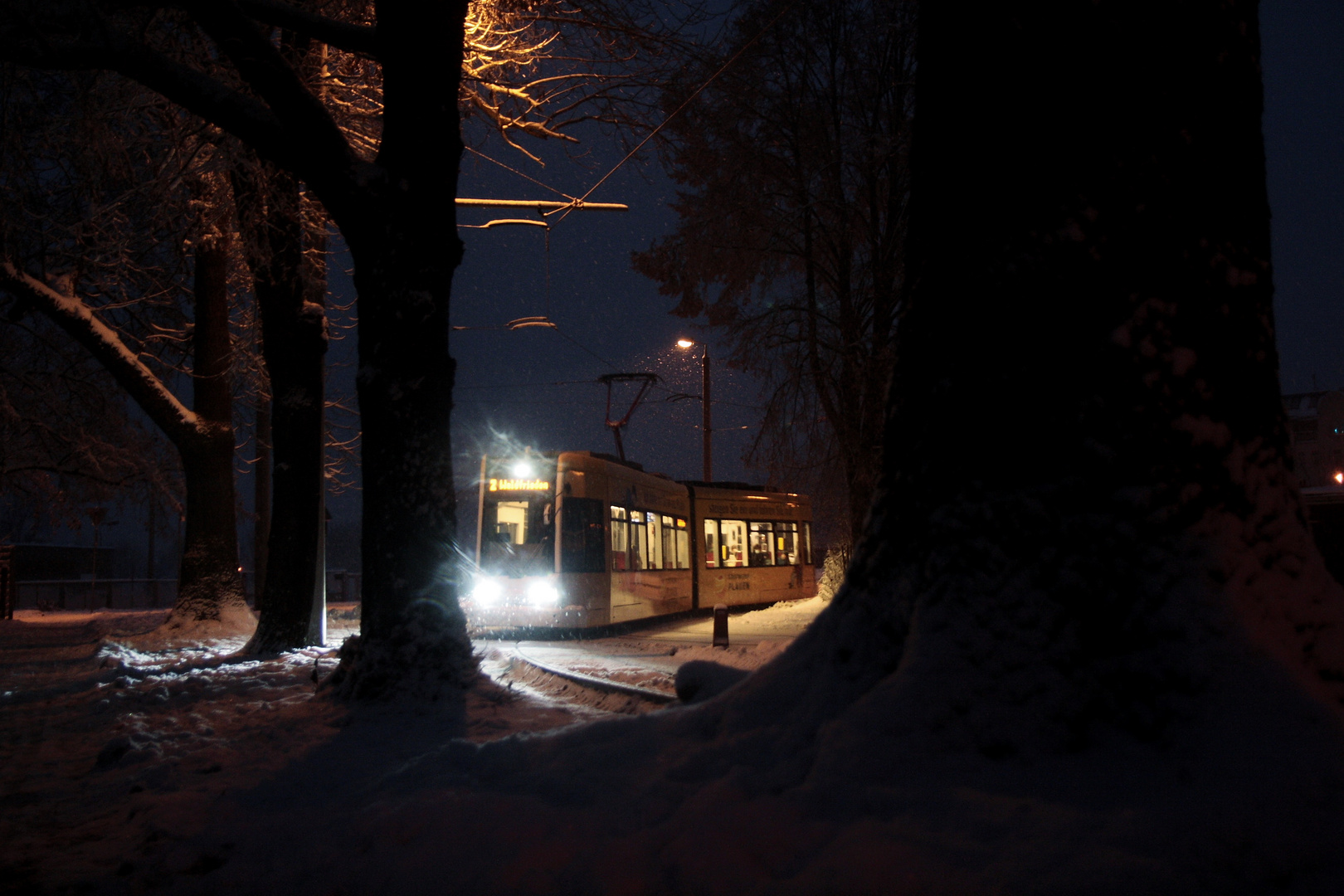 Bahn im Winter .