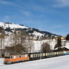 Bahn in der winterlichen Schweiz