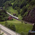 Bahn und Autobahn