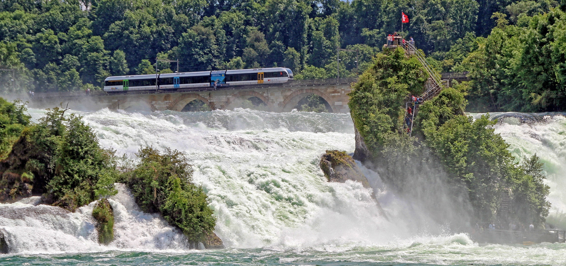 Bahn und Landschaft