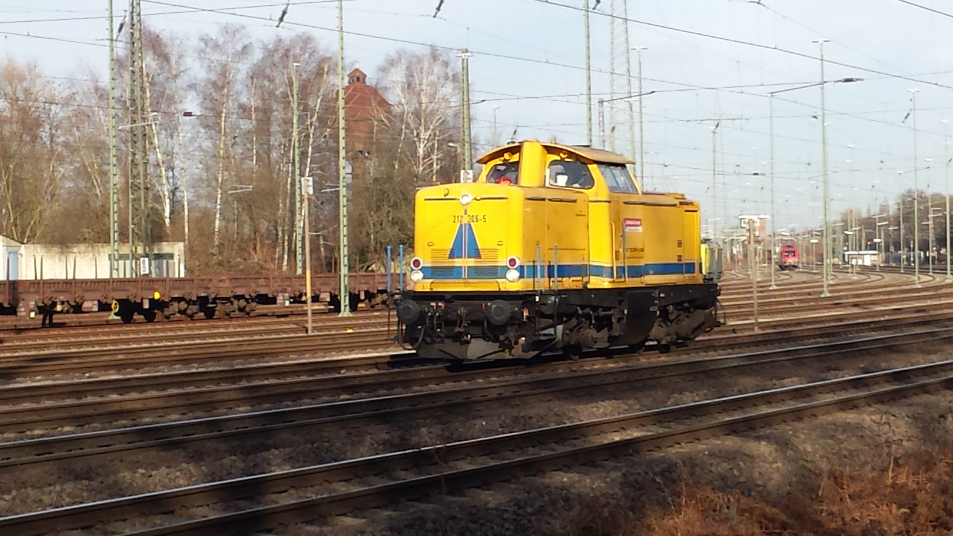 Bahnbaugruppe 212 305 in Duisburg-Wedau am 28.01.2017