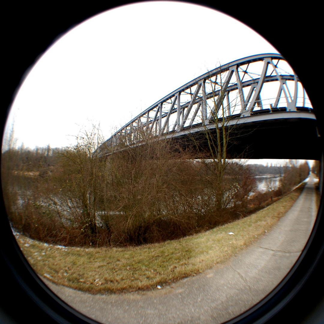 Bahnbrücke über den Rhein