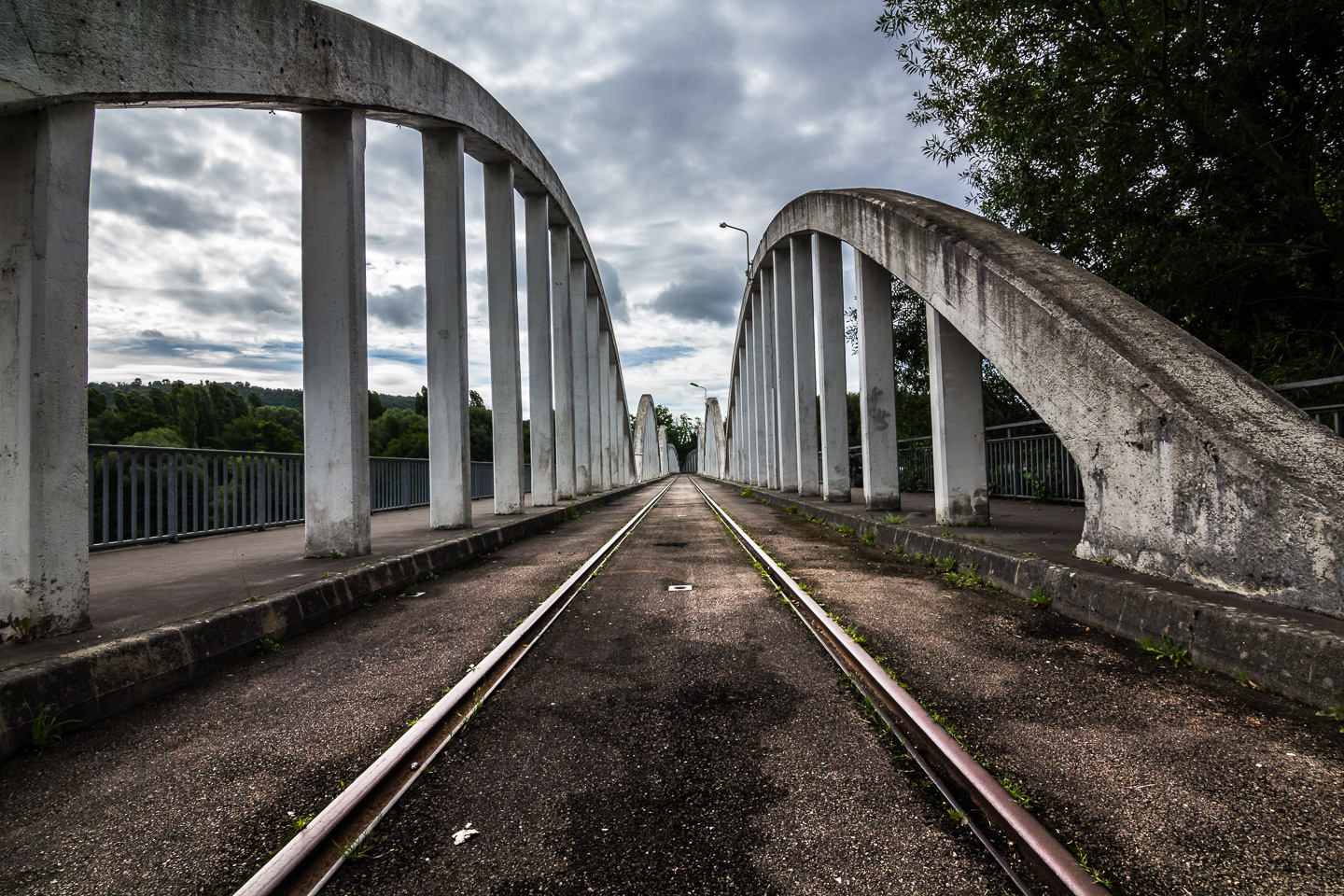 Bahnbrücke über der Mosel in der Nähe von Nancy