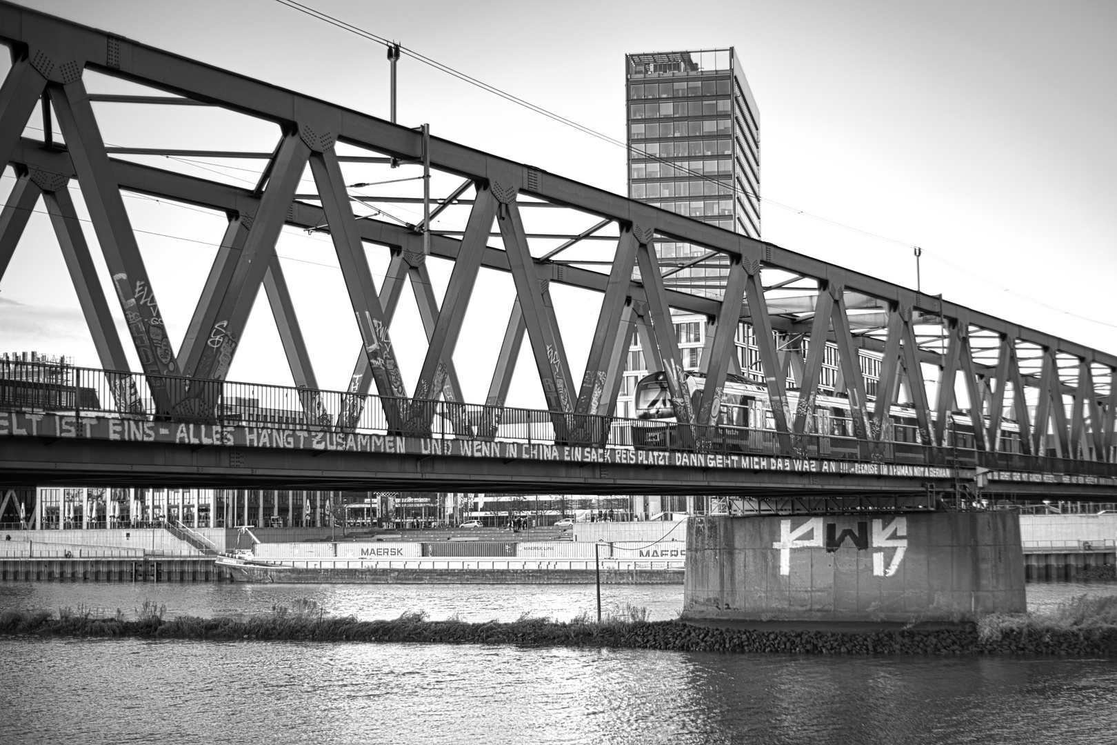 bahnbrücke_9411