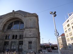 Bahngebäude