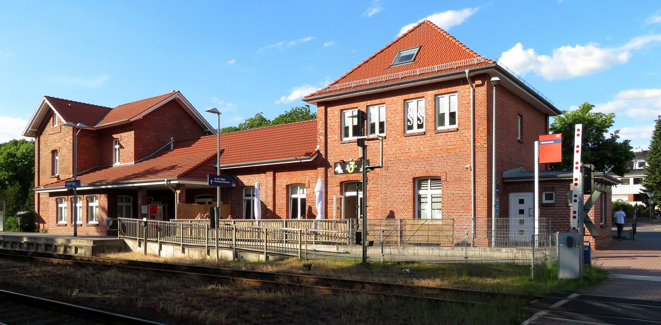  Bahnhof ...