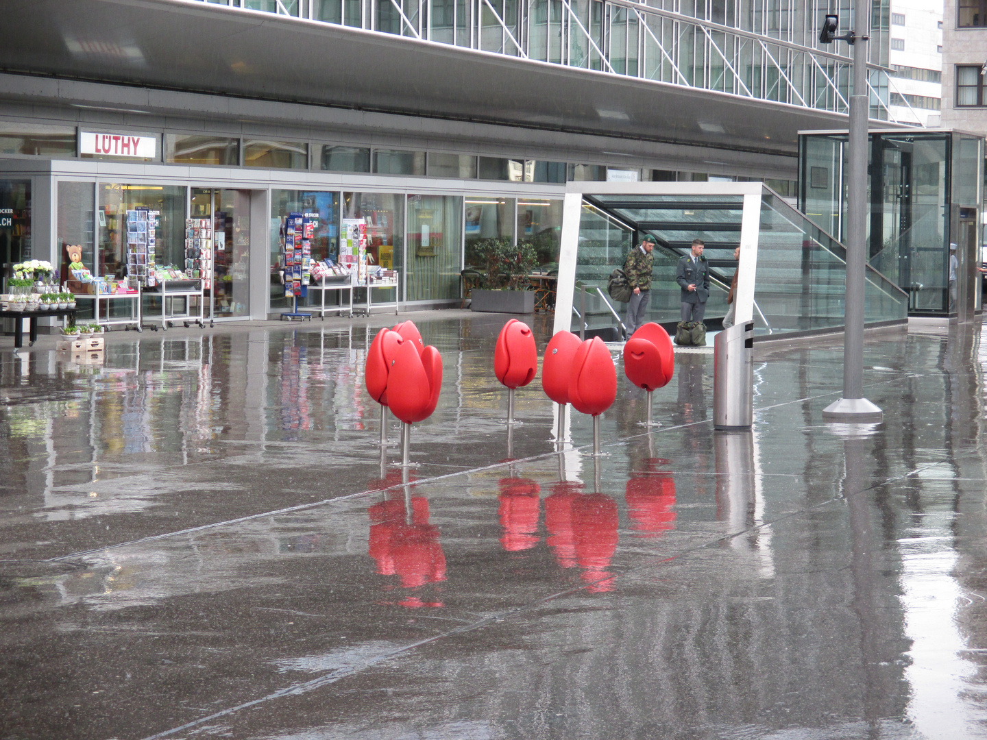 Bahnhof Aargau bei Regen