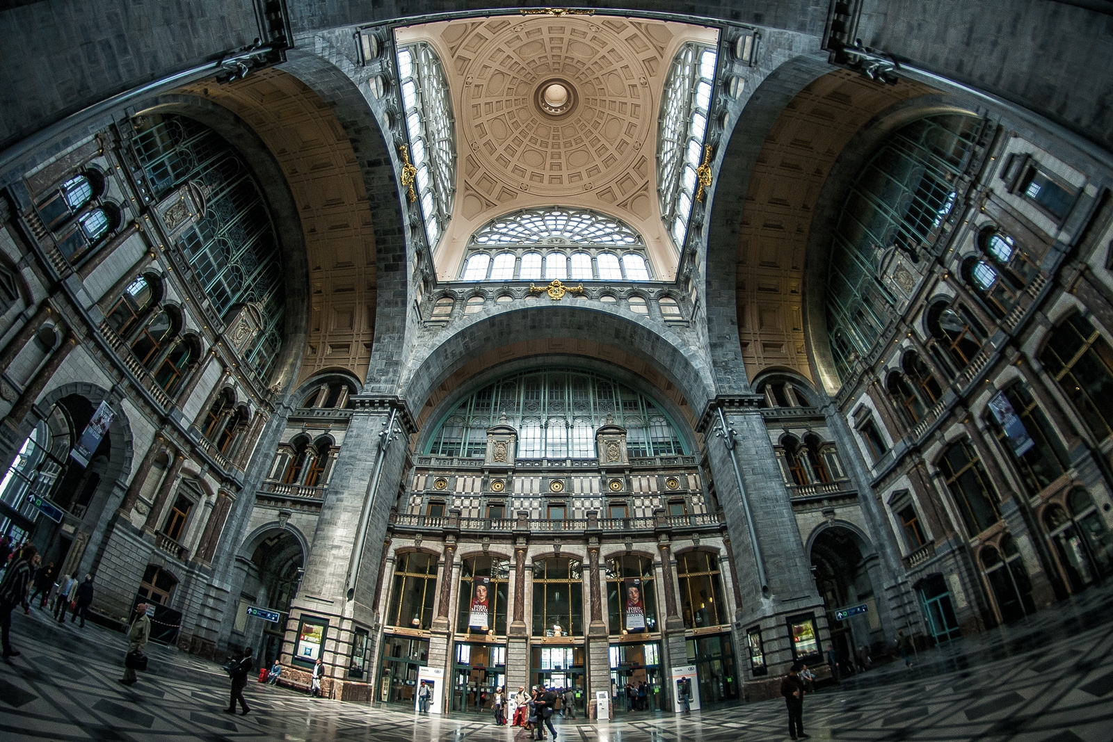 Bahnhof Antwerpen-Centraal