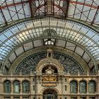 Bahnhof Antwerpen-Centraal ....
