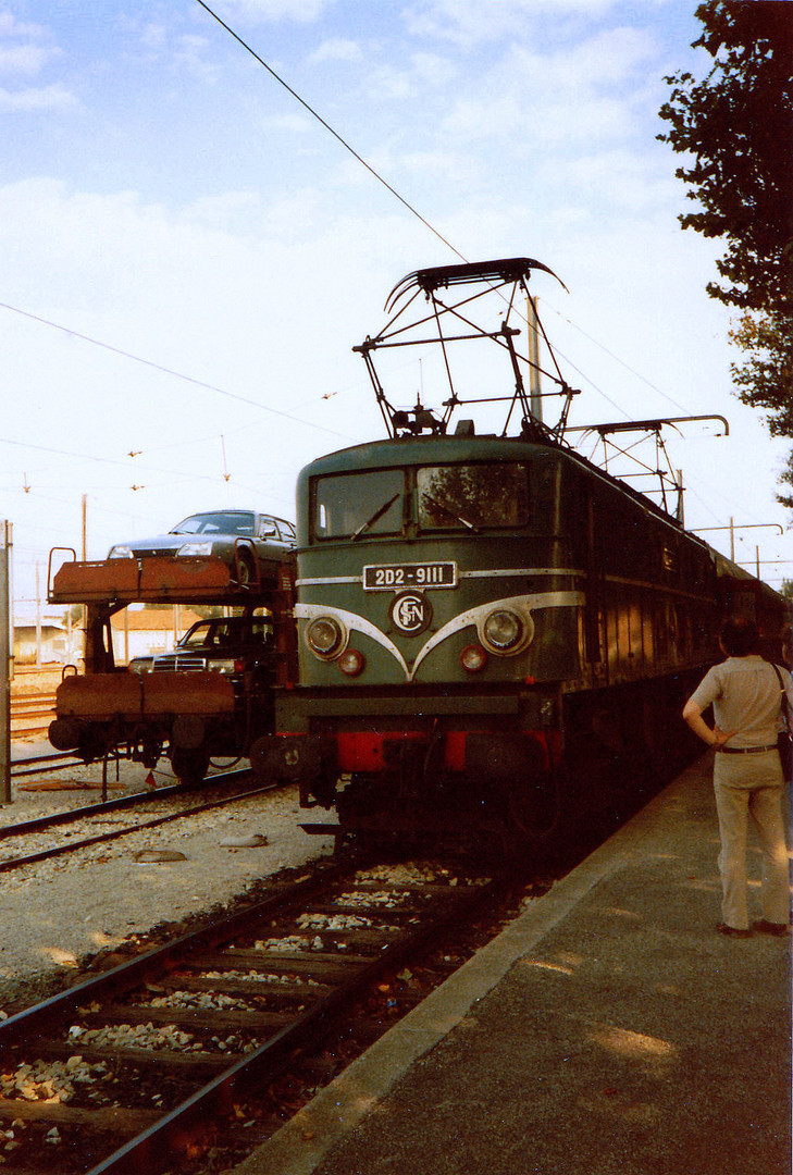 Bahnhof Avignon, Lokbaureihe 2D2 - 9lll der SNCF und ...................