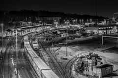 Bahnhof bei Nacht