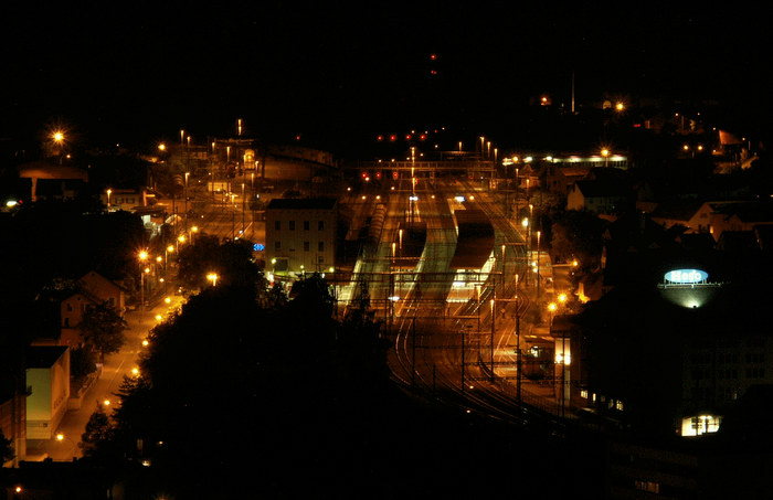 Bahnhof bei Nacht