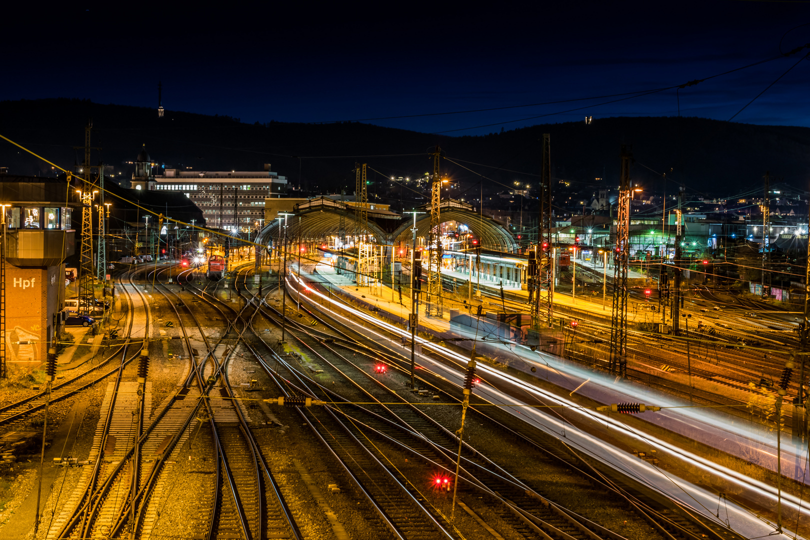 Bahnhof bei Nacht