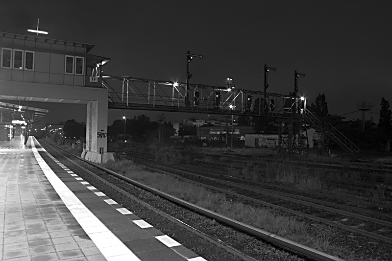 Bahnhof Berlin Tempelhof bei Nacht (2)