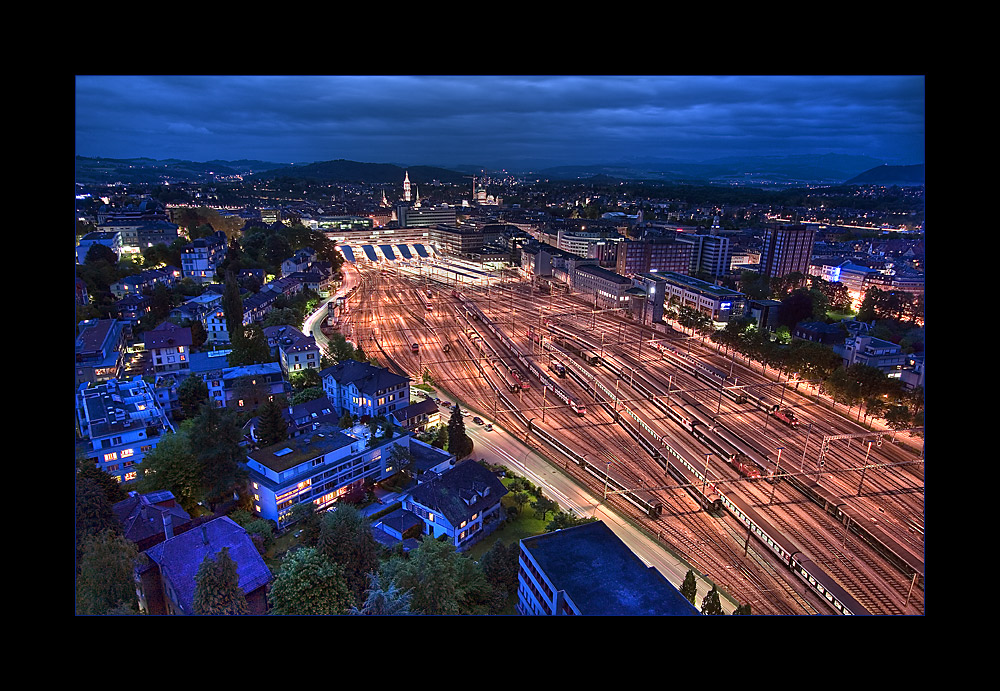 - BAHNHOF BERN -