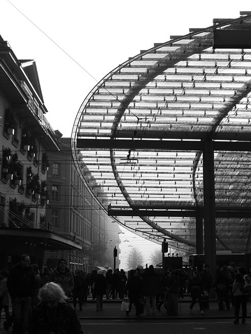Bahnhof Bern im Nebel